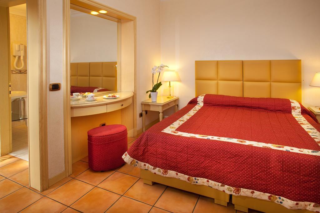 Hotel Piccolo Borgo Roma Esterno foto