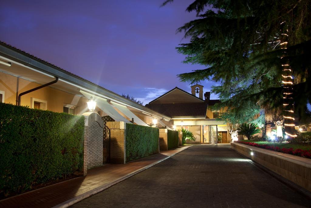 Hotel Piccolo Borgo Roma Esterno foto