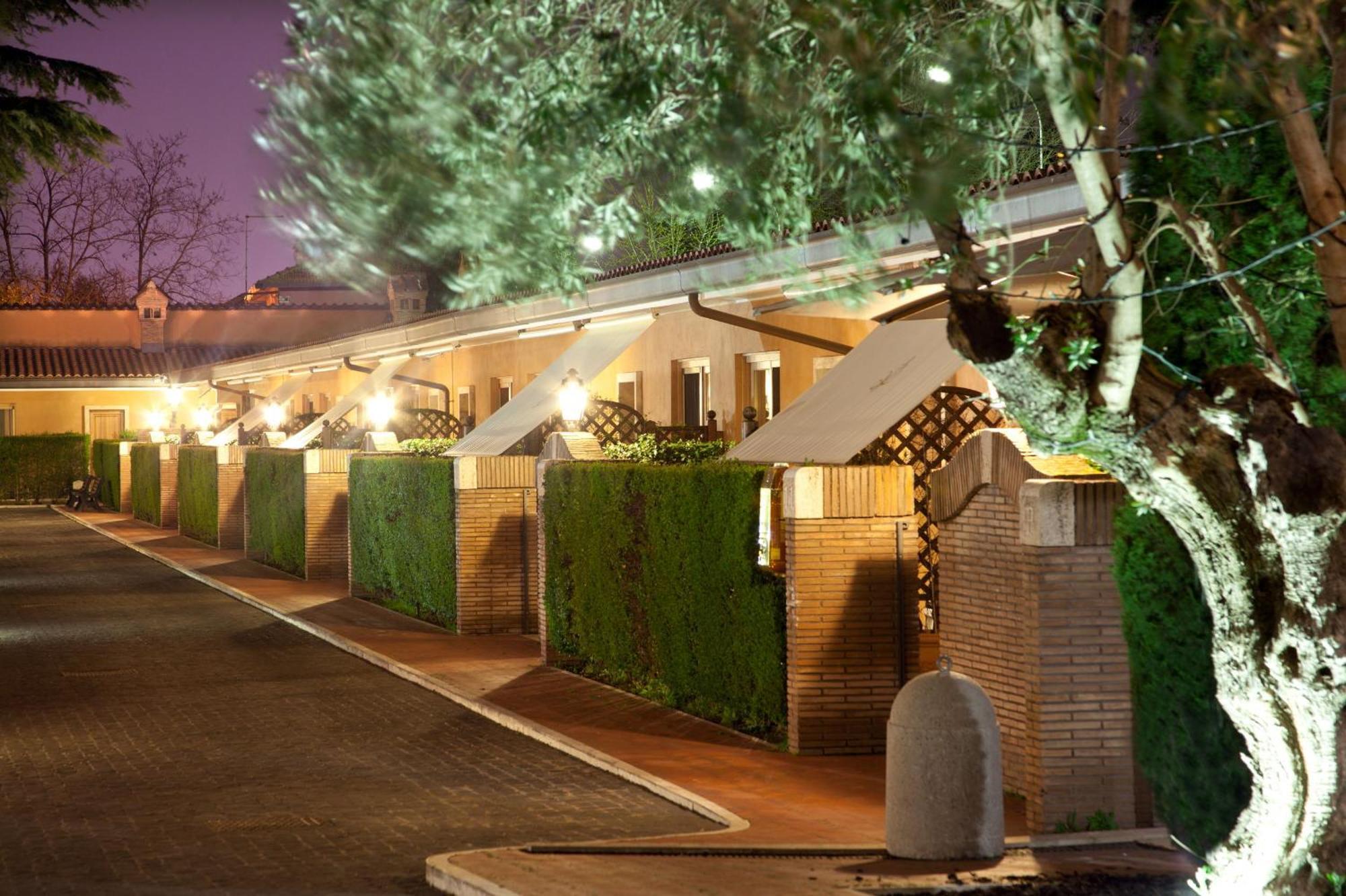 Hotel Piccolo Borgo Roma Esterno foto